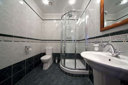Luxusní koupelny za pár korun – jak zařídit, aby levná koupelna vypadala honosně