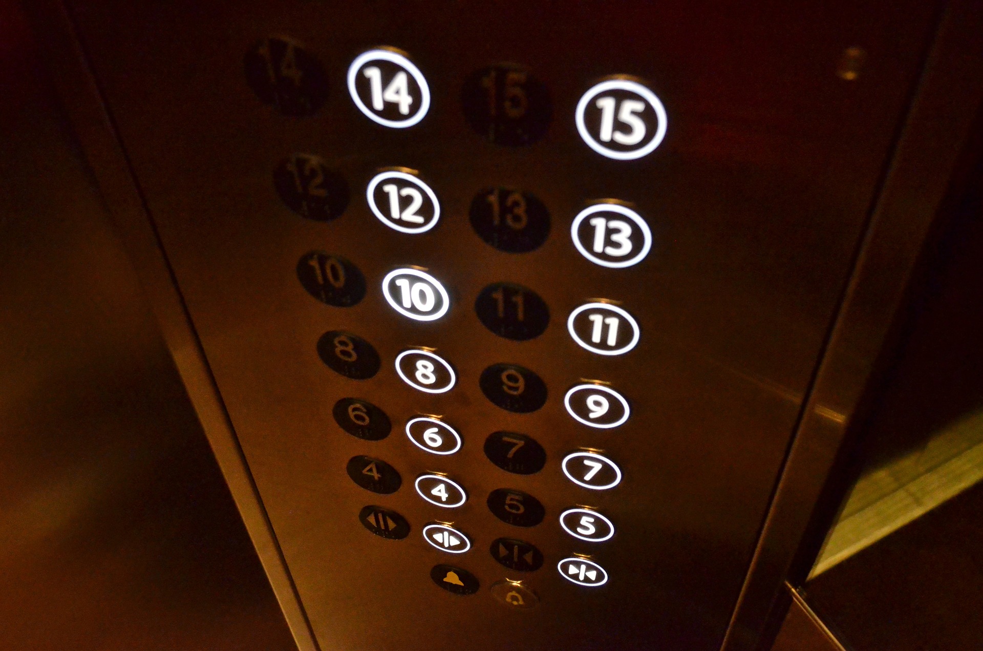 elevator-358249_1920