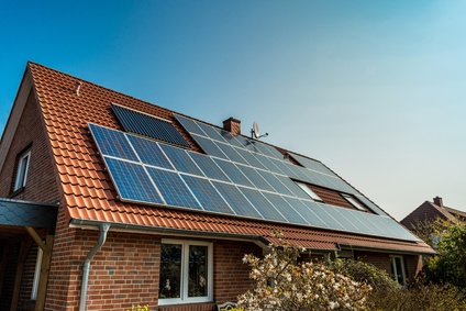 Solární panely promění sluneční paprsky ve spoustu energie pro domácnost