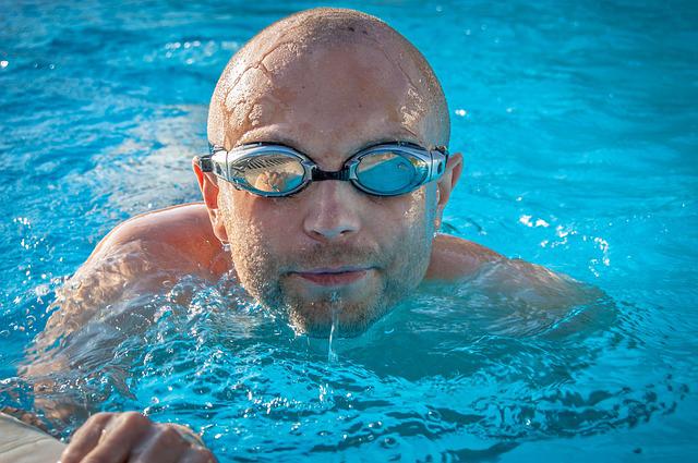 V bazénu se slanou vodou se můžete potápět i bez brýlí. Voda není příliš slaná, a tak vám z ní nebudou pálit oči